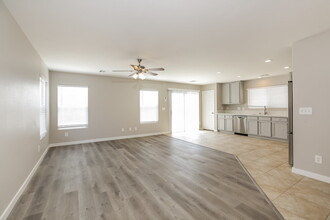 8885 W Perfect Diamond Ct in Las Vegas, NV - Building Photo - Building Photo