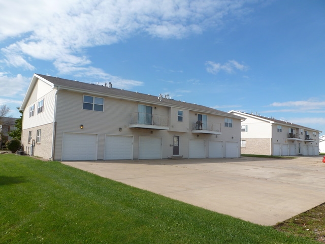 1571 Girard Way in Bourbonnais, IL - Building Photo - Building Photo