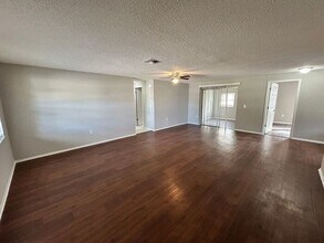 7316 Nova Scotia Dr in Port Richey, FL - Foto de edificio - Building Photo