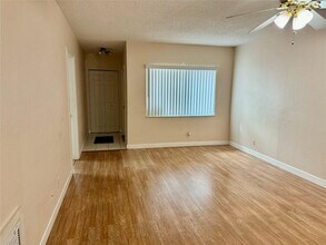 11461 NW 38th St in Coral Springs, FL - Building Photo - Building Photo