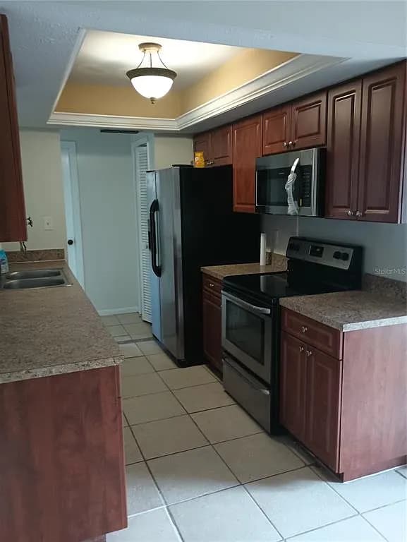 4701 Country Hills Dr in Tampa, FL - Building Photo - Building Photo