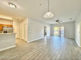 6880 Skaff Ave in Jacksonville, FL - Building Photo