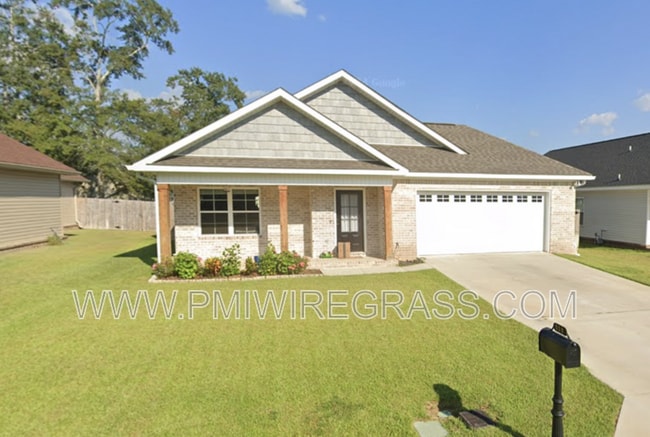 property at 113 Longleaf Ln