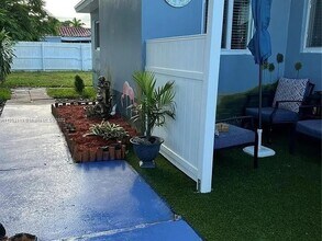 1509 N Andrews Ave, Unit 1-2 in Fort Lauderdale, FL - Foto de edificio - Building Photo