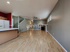 17633 SW Falling Leaf Ct in Beaverton, OR - Foto de edificio - Building Photo