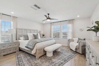 3411 N Val Vista Dr in Mesa, AZ - Foto de edificio - Building Photo