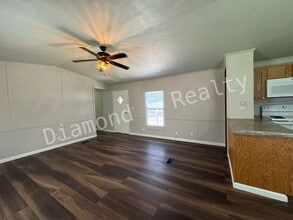 1618 E Farm Rd 92 in Springfield, MO - Building Photo - Building Photo