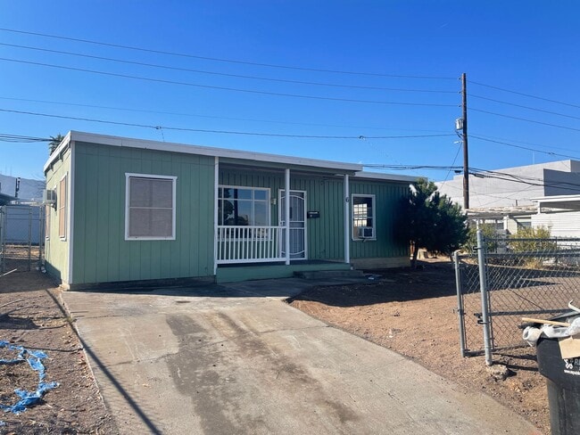 6 Idaho Way in Henderson, NV - Building Photo - Building Photo