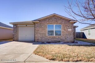8904 Temple Ave in Lubbock, TX - Building Photo