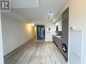 17 Dundonald St in Toronto, ON - Building Photo - Building Photo