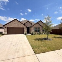1332 Honey Crk Dr in Desoto, TX - Building Photo