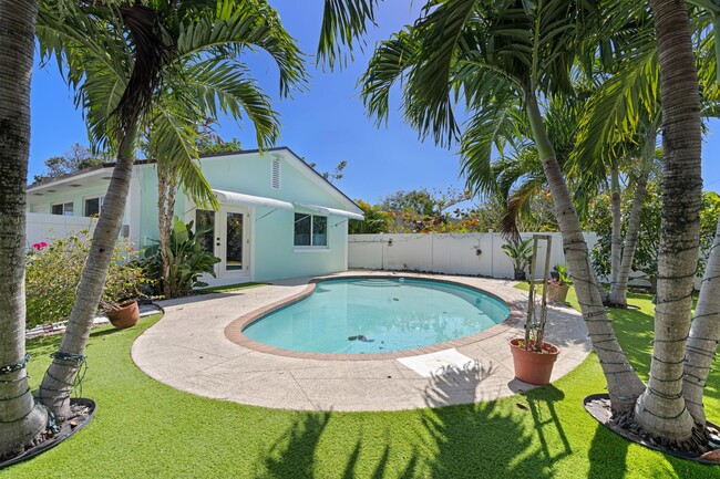 property at 601 SE 3rd Ave