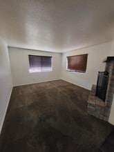 1004 Beverly Ave in Kingman, AZ - Building Photo - Building Photo