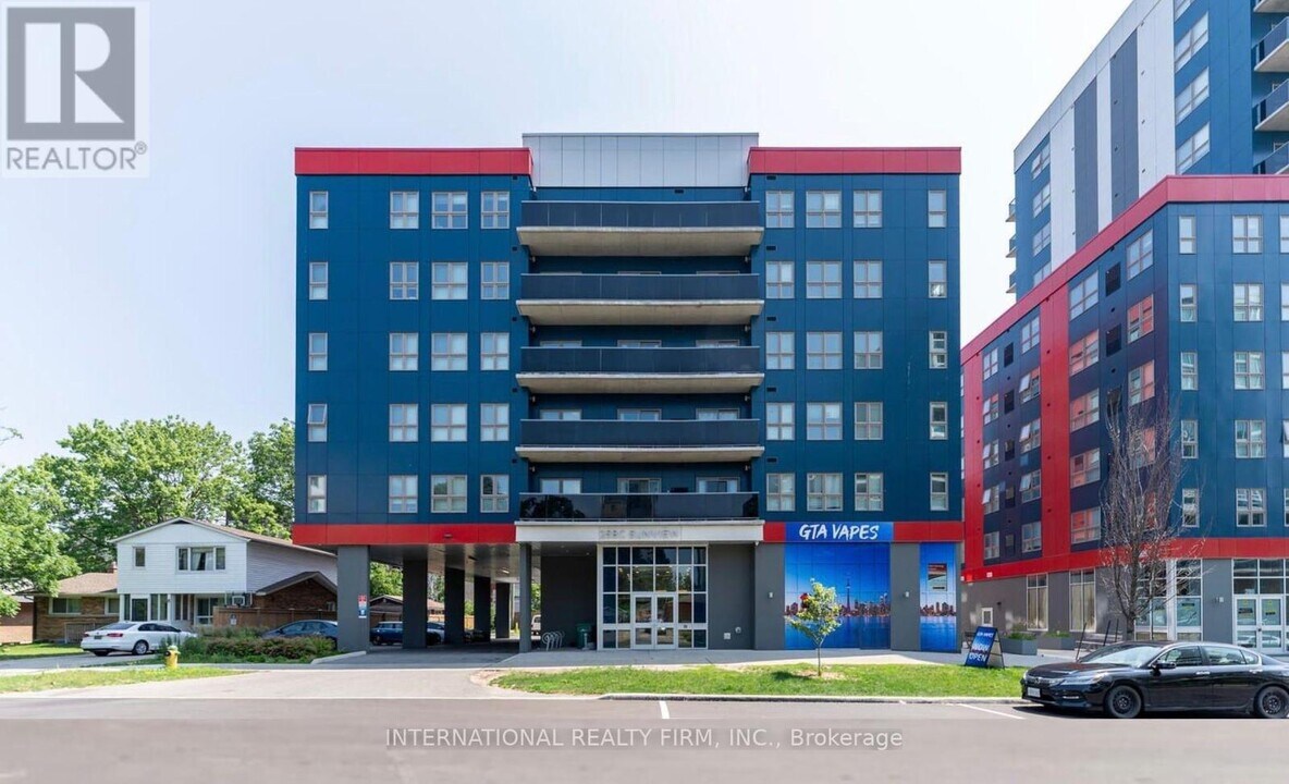 258C-258C Sunview St in Waterloo, ON - Building Photo