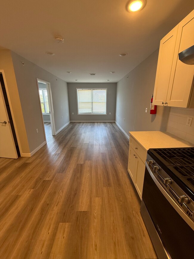 8-10 Godwin Ave, Unit 404 in Paterson, NJ - Building Photo - Building Photo