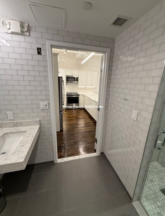 190 High St, Unit 5 in Boston, MA - Building Photo - Building Photo