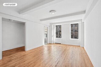 200 W 16th St in New York, NY - Building Photo - Building Photo