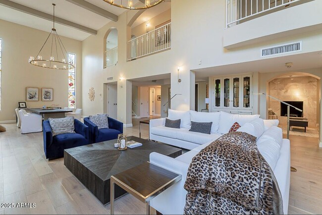 8602 E Vista Del Lago in Scottsdale, AZ - Building Photo - Building Photo