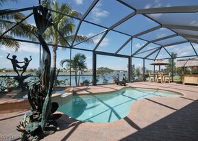 2110 Grove Dr in Naples, FL - Building Photo - Building Photo