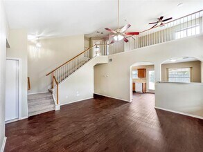 1308 Dillon Lake Bend in Leander, TX - Foto de edificio - Building Photo
