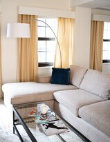 337 E 50th St in New York, NY - Building Photo