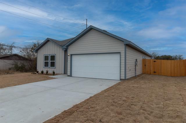 1906 Oliver St in Greenville, TX - Building Photo