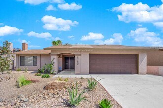 6762 Carrera Dr in Las Vegas, NV - Building Photo - Building Photo