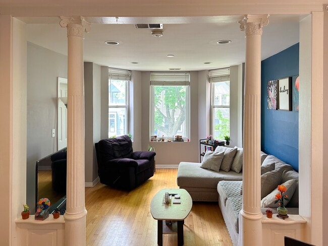 1645 N Mozart St, Unit #2 Top Floor, Unit #2 Top Floor