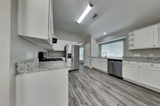 13703 Dempley Dr in Houston, TX - Building Photo - Building Photo