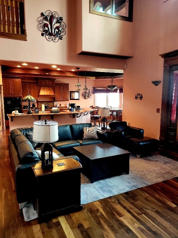 135 Hideaway Dr in Bozeman, MT - Foto de edificio - Building Photo