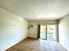 2225 NE 123rd St in North Miami, FL - Building Photo - Building Photo