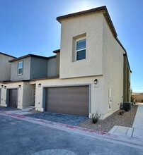 4813 Ava Ridge Ave in Enterprise, NV - Building Photo - Building Photo