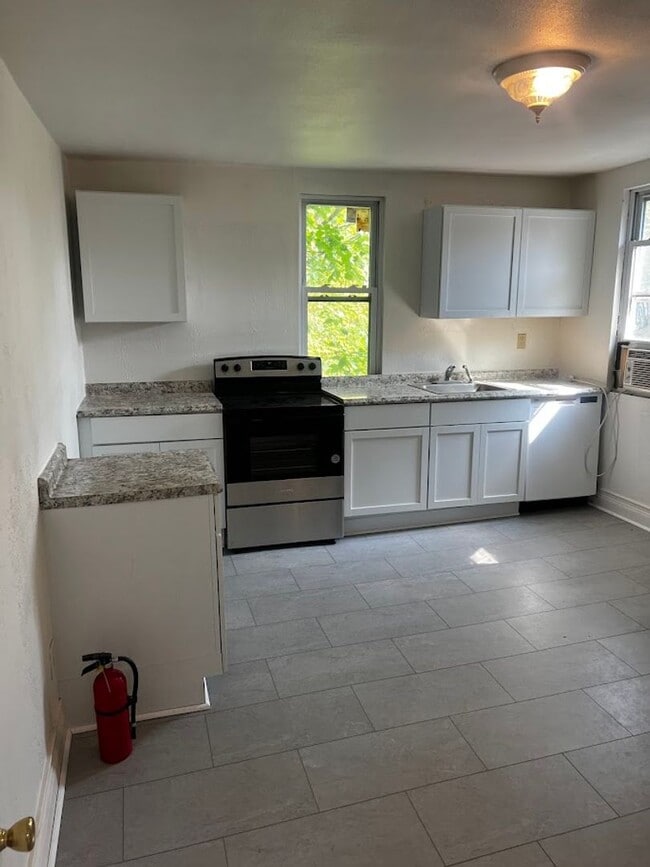 5531 Howe St in Pittsburgh, PA - Building Photo - Building Photo