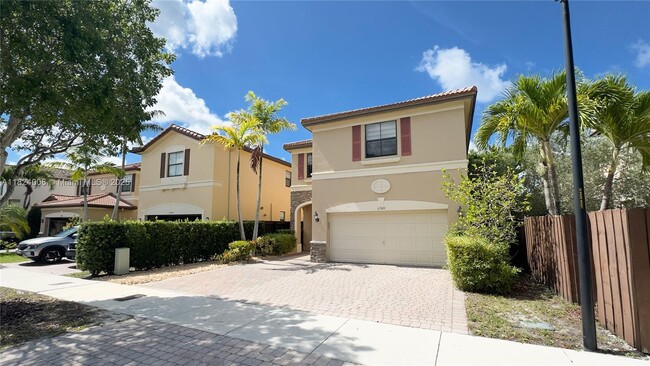11510 NW 88th Ln in Doral, FL - Building Photo - Building Photo