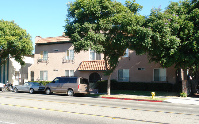 824-828 S Glendale Ave in Glendale, CA - Building Photo - Building Photo