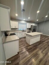 6036 W Stella Ave in Glendale, AZ - Building Photo - Building Photo
