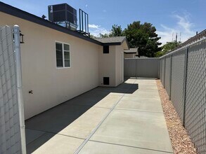 1133 W Mariposa Ave, Unit A in Ridgecrest, CA - Building Photo - Building Photo