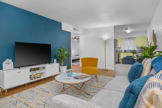 109 E Broadway Rd in Tempe, AZ - Foto de edificio - Building Photo