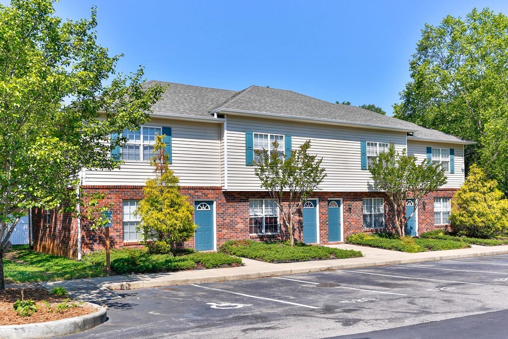 Meadow Creek Townhomes Concord, NC Apartments
