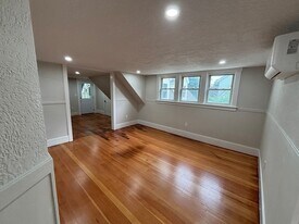 22 Pleasant St in Fitchburg, MA - Building Photo