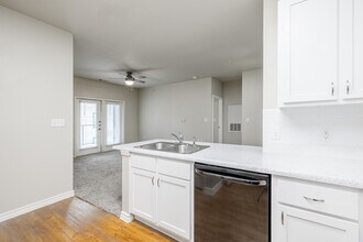 RETREAT AT NORTH BLUFF in Austin, TX - Foto de edificio - Interior Photo