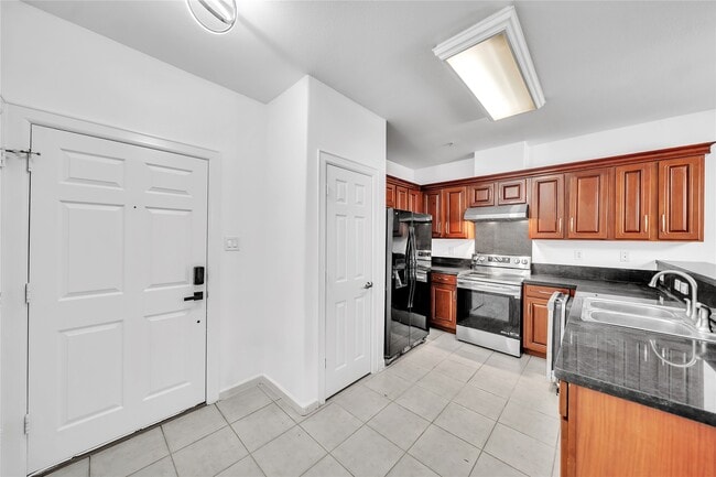 6633 W Sam Houston Pkwy S