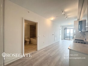 2920 Hwy 7 in Vaughan, ON - Building Photo - Building Photo
