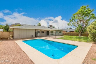 4577 E Calle Ventura in Phoenix, AZ - Building Photo - Building Photo