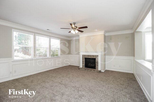 4346 Alysheba Dr in Fairburn, GA - Foto de edificio - Building Photo