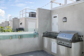1828 1/2 S. Redondo Blvd in Los Angeles, CA - Building Photo - Building Photo