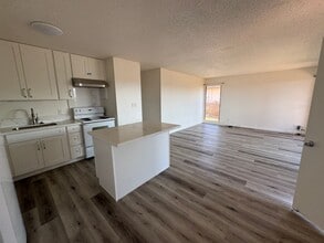 1226 Palekaiko St in Pearl City, HI - Foto de edificio - Building Photo