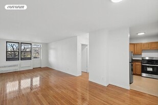 201 Ravine Ave in Yonkers, NY - Building Photo