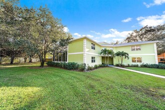 81 SE Beech Tree Ln in Stuart, FL - Foto de edificio - Building Photo