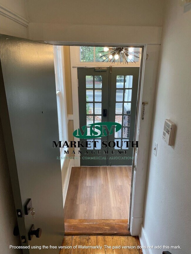 539 E Henry St in Savannah, GA - Building Photo - Building Photo